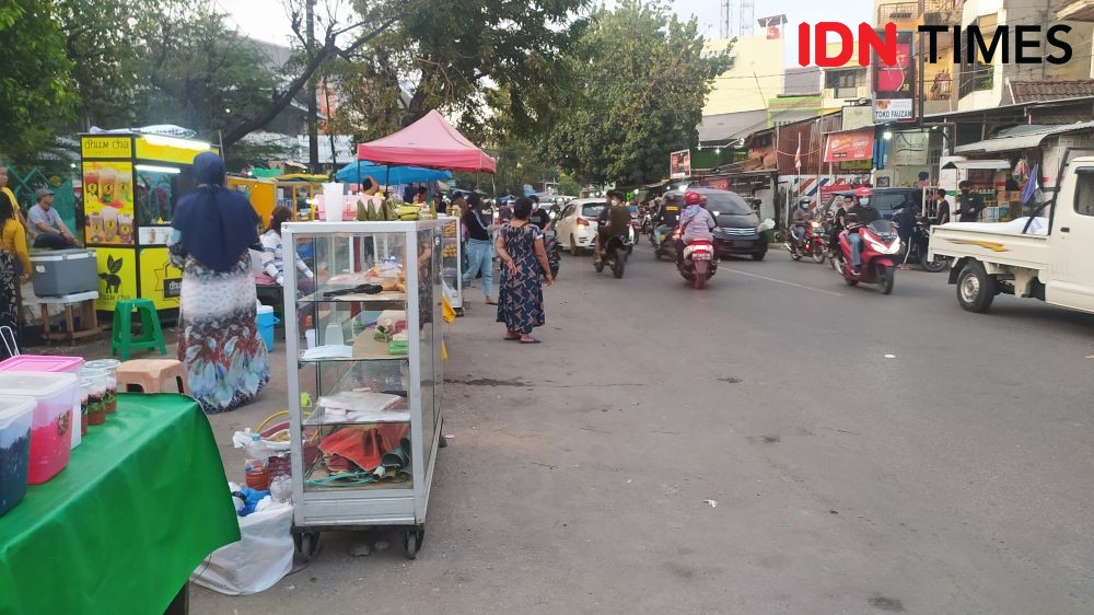 Geliat Penjual Aneka Gorengan di Makassar Kejar Cuan saat Ramadan