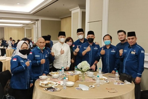 Emil Rapatkan Barisan Kader Demokrat Pasca-KLB