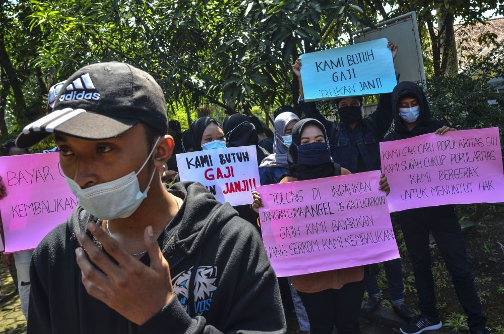 Demo di Balaikota, Buruh Kota Bandung Minta UMK Naik hingga 10%