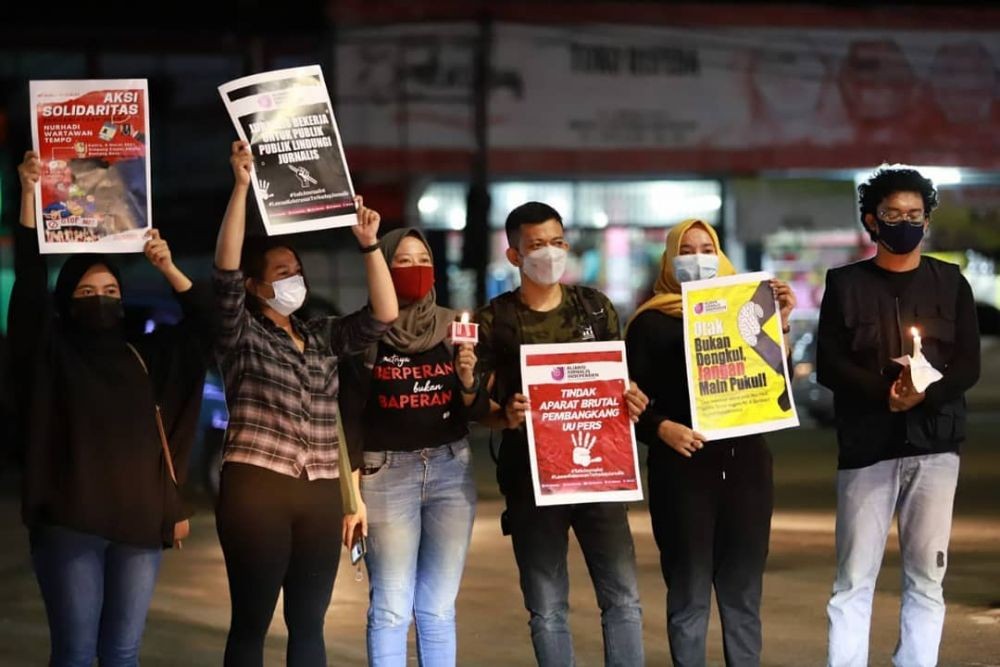 AJI Bandar Lampung Gelar Penghargaan Saidatul Fitriah dan Kamaroeddin