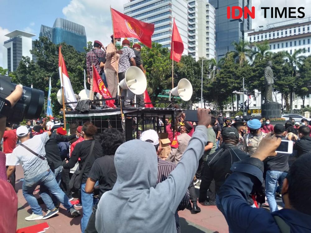 Tuntut UMP 2022 Naik, Buruh Gelar Aksi di Depan Istana Presiden Besok