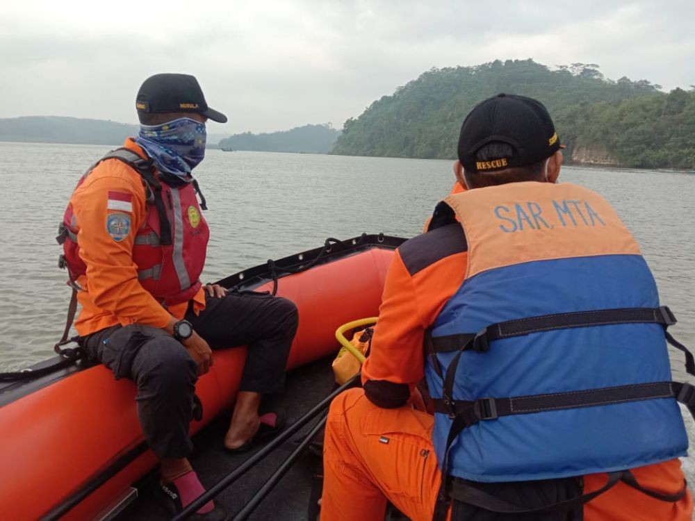 Pencari Keong Tenggelam di Sungai Ciawitali Cilacap, Perahu Terbalik