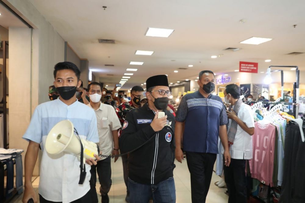 Kerumunan di Mal Panakkukang, Bukti Longgarnya Aturan PPKM Makassar