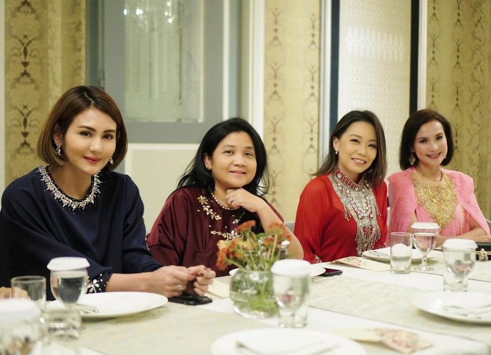 Sendiri di Ultah ke-32, 10 Potret Juliana Moechtar yang Makin Kece