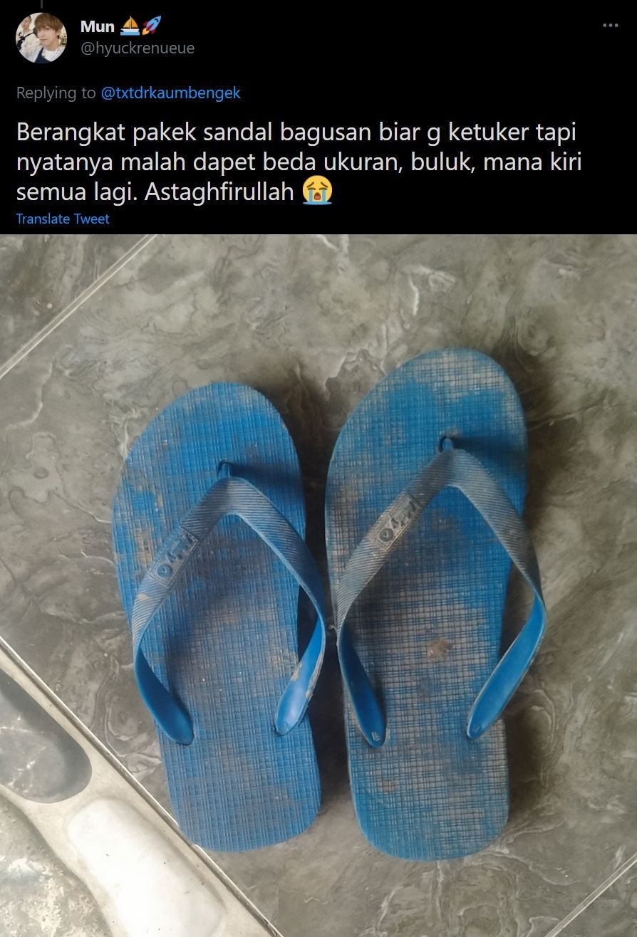10 Curhat Lucu Warganet saat Sandalnya Tertukar, Apes tapi Kocak