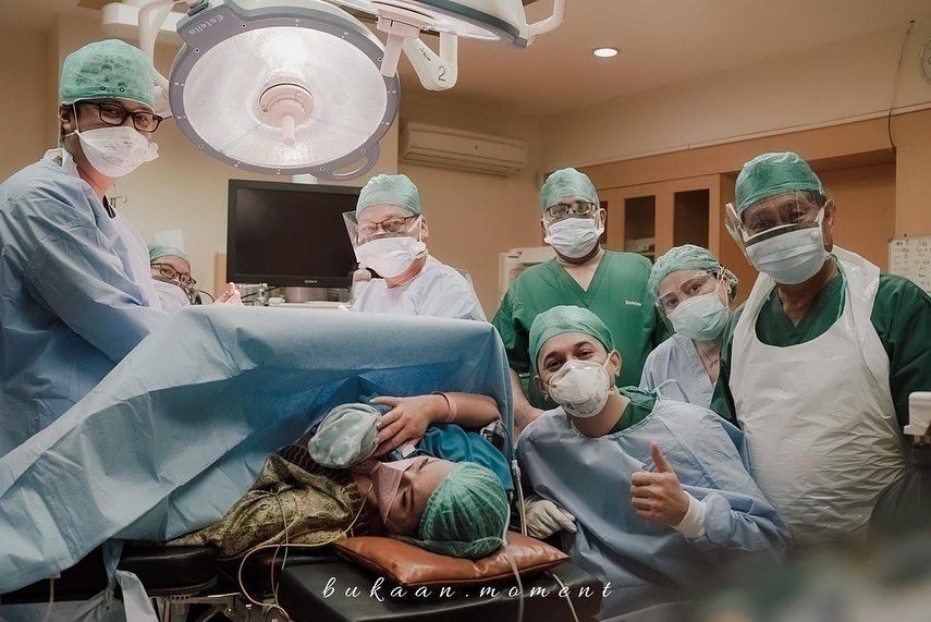 10 Pemotretan Terbaru Keluarga Andrew Andika Bareng Baby Eshan