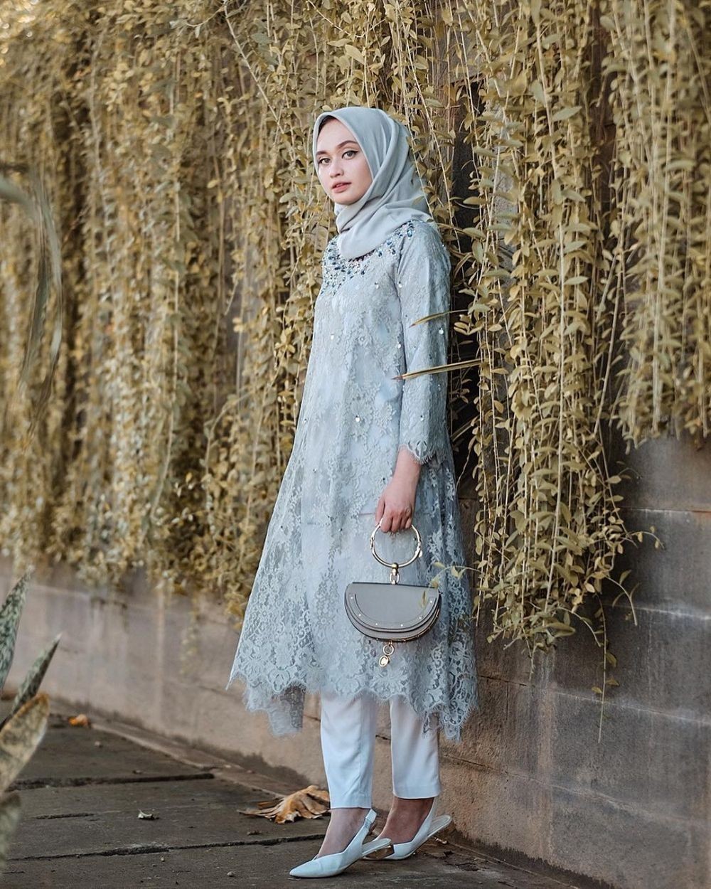 IdulFitri Makin Elegan! 9 Tunik Brokat untuk OOTD Lebaran