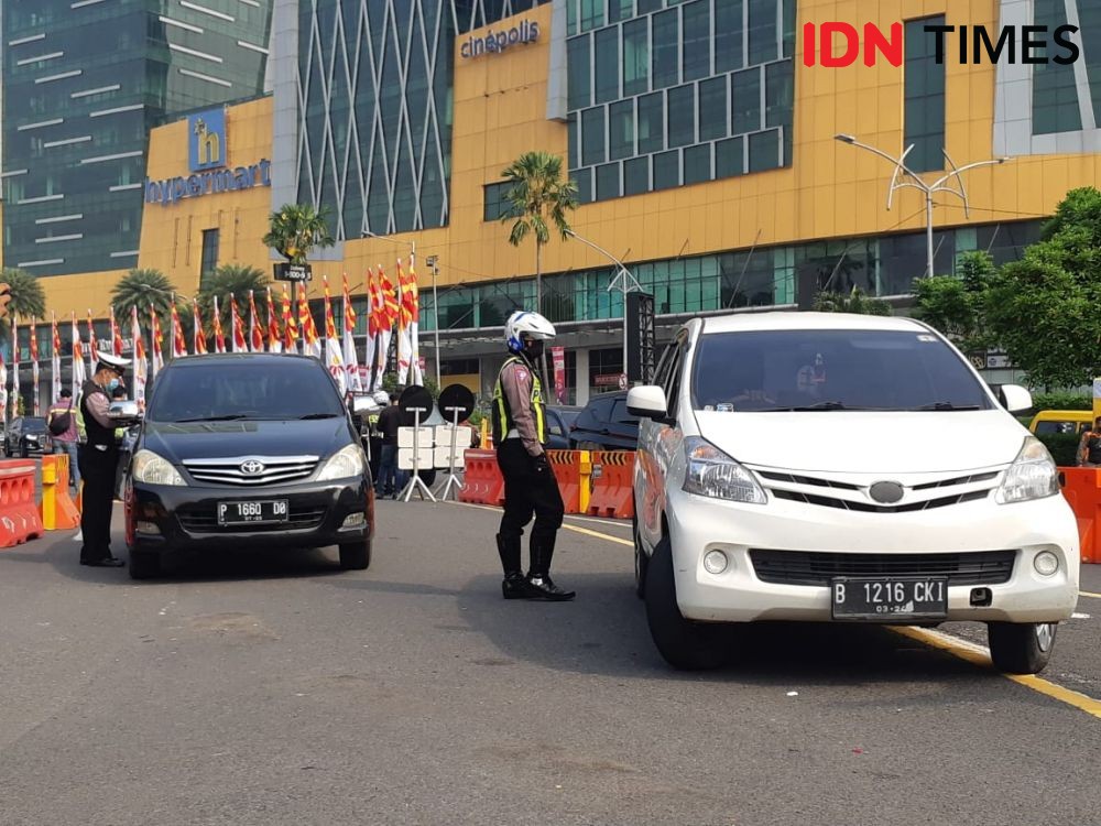Surabaya Beri Stiker 'Sakti' Bagi Pekerja dari Luar Rayon 