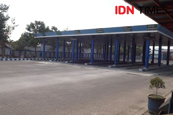 Tak Ada Bus Beroperasi, Terminal Gayatri Tulungagung Sepi Aktivitas