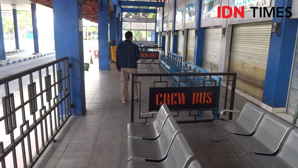 Tak Ada Bus Beroperasi, Terminal Gayatri Tulungagung Sepi Aktivitas