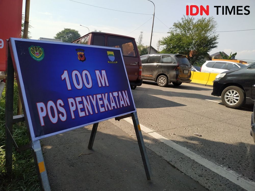 10 Potret Penyekatan Larangan Mudik Hari Pertama di Kota Bandung