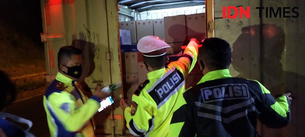Terjaring Penyekatan Mudik, Polisi Amankan Belasan Ribu Miras di Tasik