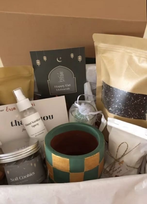 12 Ide Hampers Unik ala Artis Indonesia, Ada Cangkir hingga Mesin Kopi
