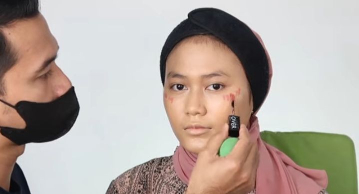 Tutorial Make Up Lebaran Awet Seharian Ala MUA Lampung Rangga Juans