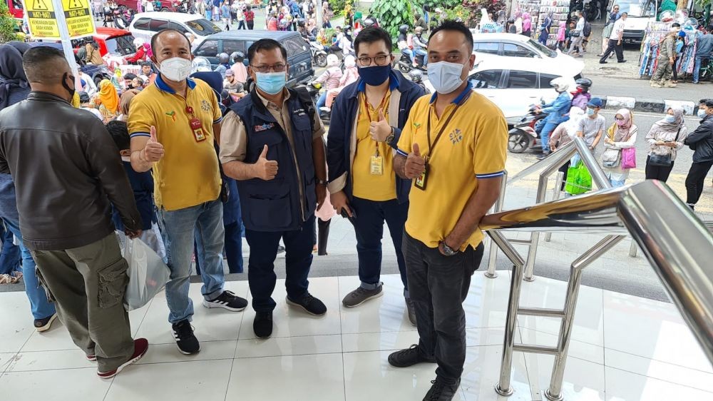 Viral, Konsumen Toserba Yogya di Bandung Berkerumun Abaikan Prokes
