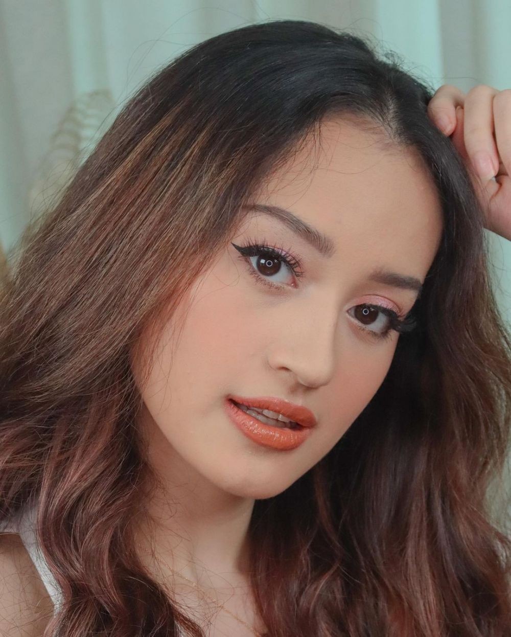 Flawless buat Silaturahmi Virtual! 10 Inspirasi Makeup buat Lebaran