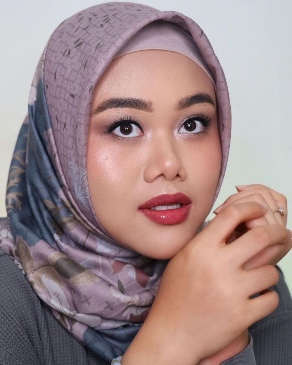 Flawless buat Silaturahmi Virtual! 10 Inspirasi Makeup buat Lebaran