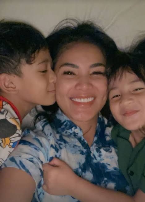 Sah Cerai! 10 Potret Nindy Ayunda yang Dapat Hak Asuh Anak