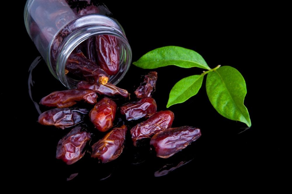 Risiko Makan Kurma Terlalu Banyak, Kenali 7 Efek Sampingnya