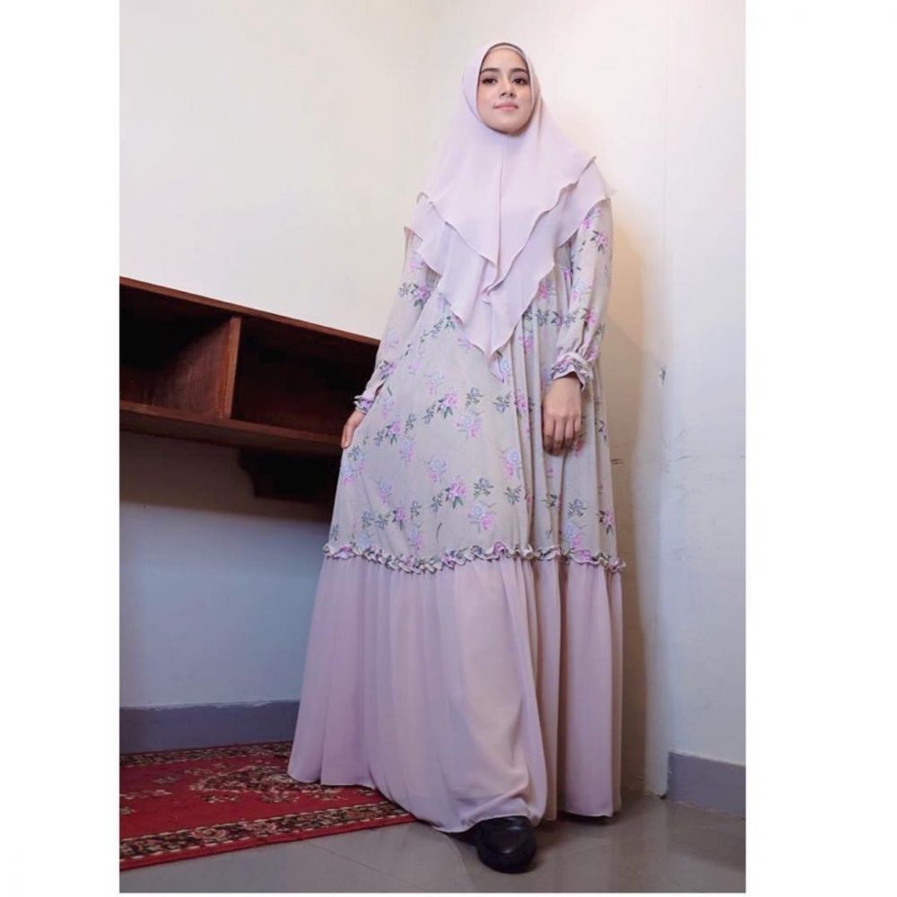 10 Gaya Kondangan Hijab Paling Stylish ala Fairuz Rafiq, Elegan!