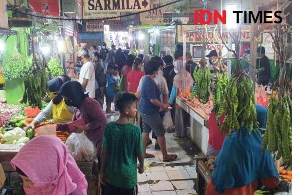 Duh, Banyak Pengunjung Nakal di Pasar Depok Jelang Lebaran