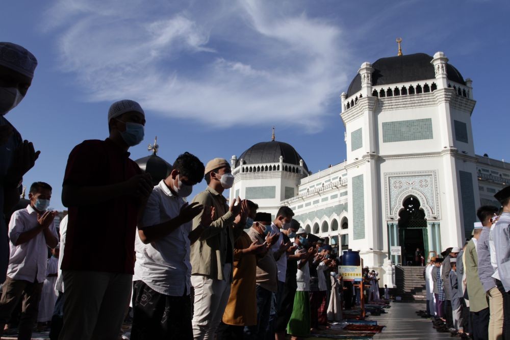 Salat Idul Fitri Masjid Raya Medan, Jemaah Membludak hingga ke Luar