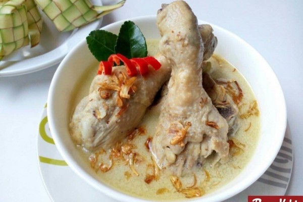Resep Opor Ayam Putih Khas Lebaran, Rasanya Tak Kalah Lezat