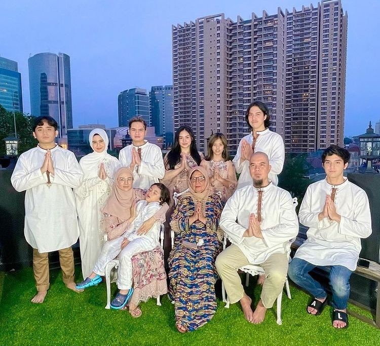 10 Artis Rayakan Momen Lebaran Bareng Pacar, Didoakan Berjodoh Nih