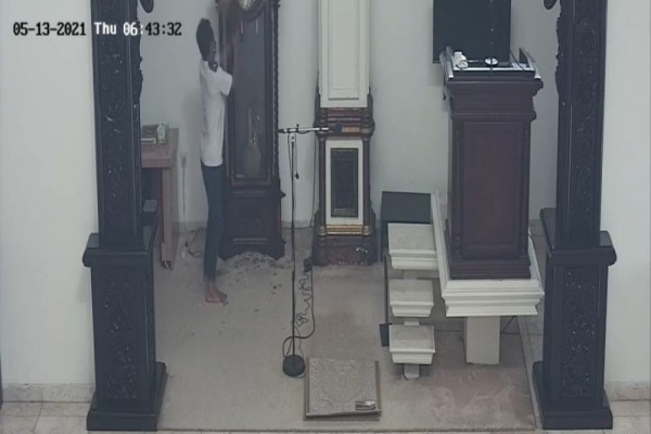 Rusak Jam Masjid, Pria Balikpapan Berurusan dengan Polisi