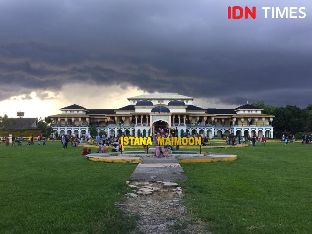 Lebaran Hari Kedua, Istana Maimun Medan Dipadati Pengunjung