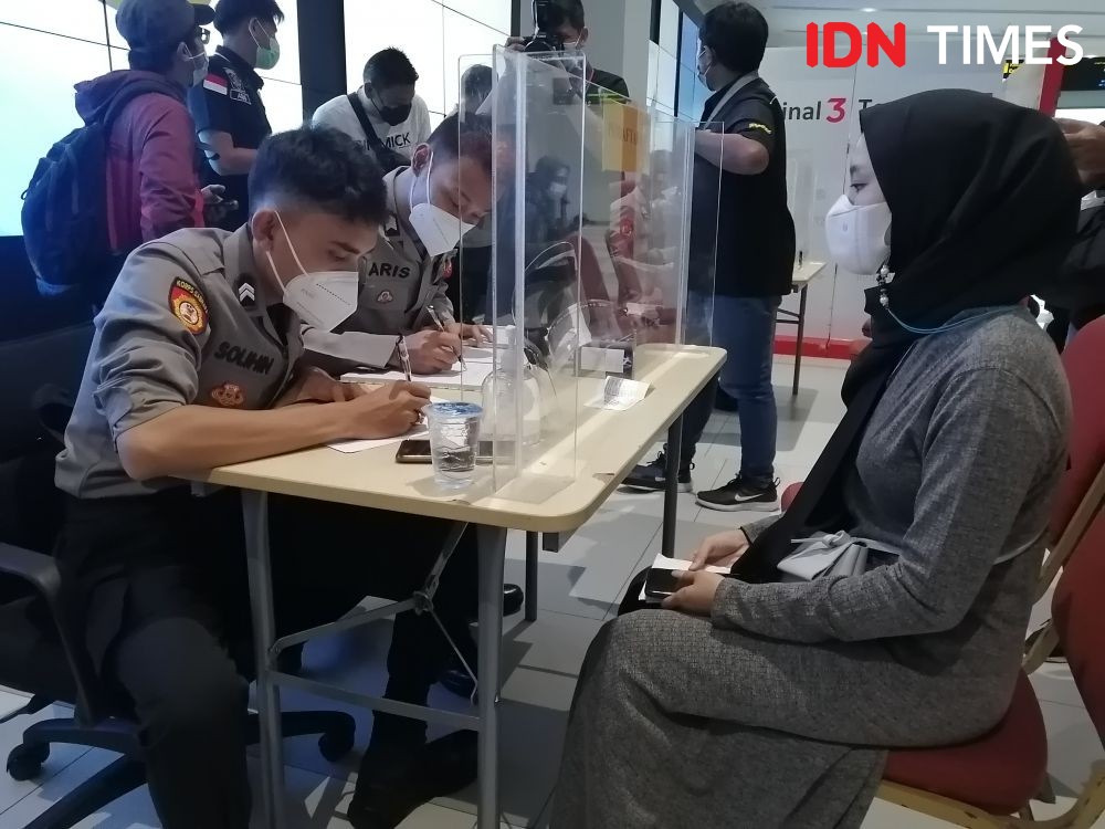 Tiba di Bandara Soetta, Penumpang Asal Sumatra Jalani Rapid Antigen 