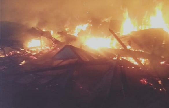 Belasan Kios Pasar di Bojonegoro Ludes Terbakar