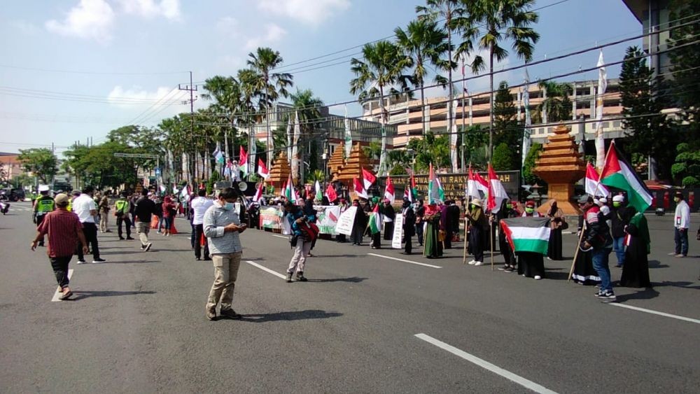 Bela Palestina, Ratusan Buruh Gelar Aksi Damai di Kota Bandung