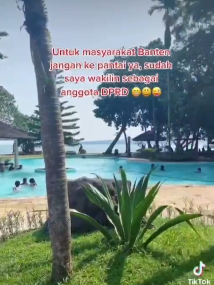 Viral Anggota DPRD Banten Wakili Warganya Liburan ke Pantai