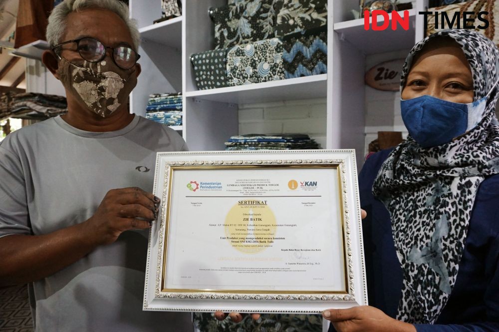 Masker Batik Warna Alam, Tumbuh saat Pandemik Berbekal Label SNI
