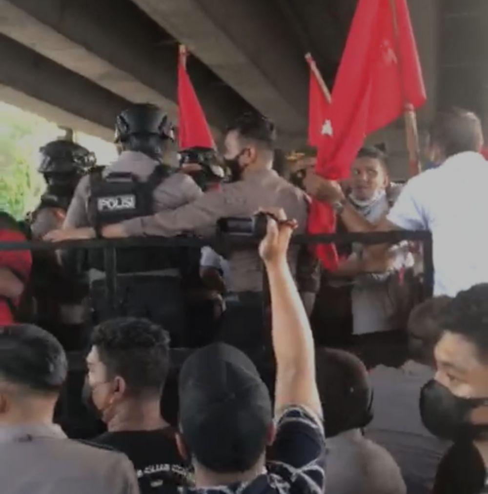 Oknum Ormas Diduga Bubarkan Paksa Demo Buruh dan Mahasiswa di Makassar