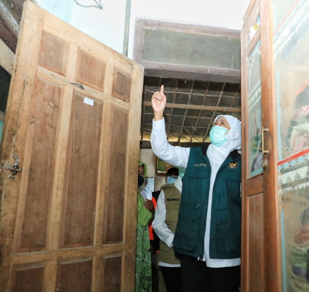 113 Rumah Rusak Akibat Gempa di Blitar, Khofifah Tinjau Kondisi Warga