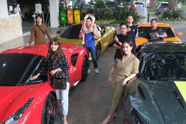 10 Potret Raffi Ahmad dan Nagita Slavina ke Pabrik MS GLOW Malang
