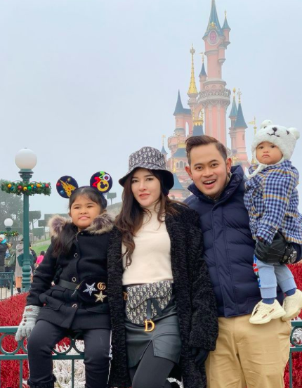 Tajir Melintir, 10 Gaya Hidup Pengusaha Muda Gilang Widya dan Istri