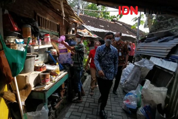 Bantaran Kali Jenes Kebanjiran, Gibran: Aliran Sungai Tersumbat Sampah