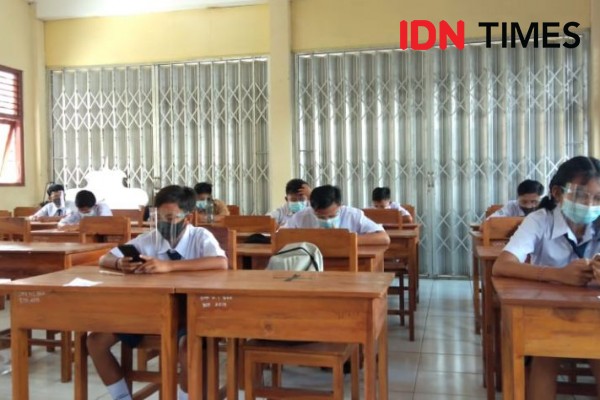 10 Bahasa Bali Tentang Kegiatan di Sekolah, Mirip dengan Daerahmu Gak?