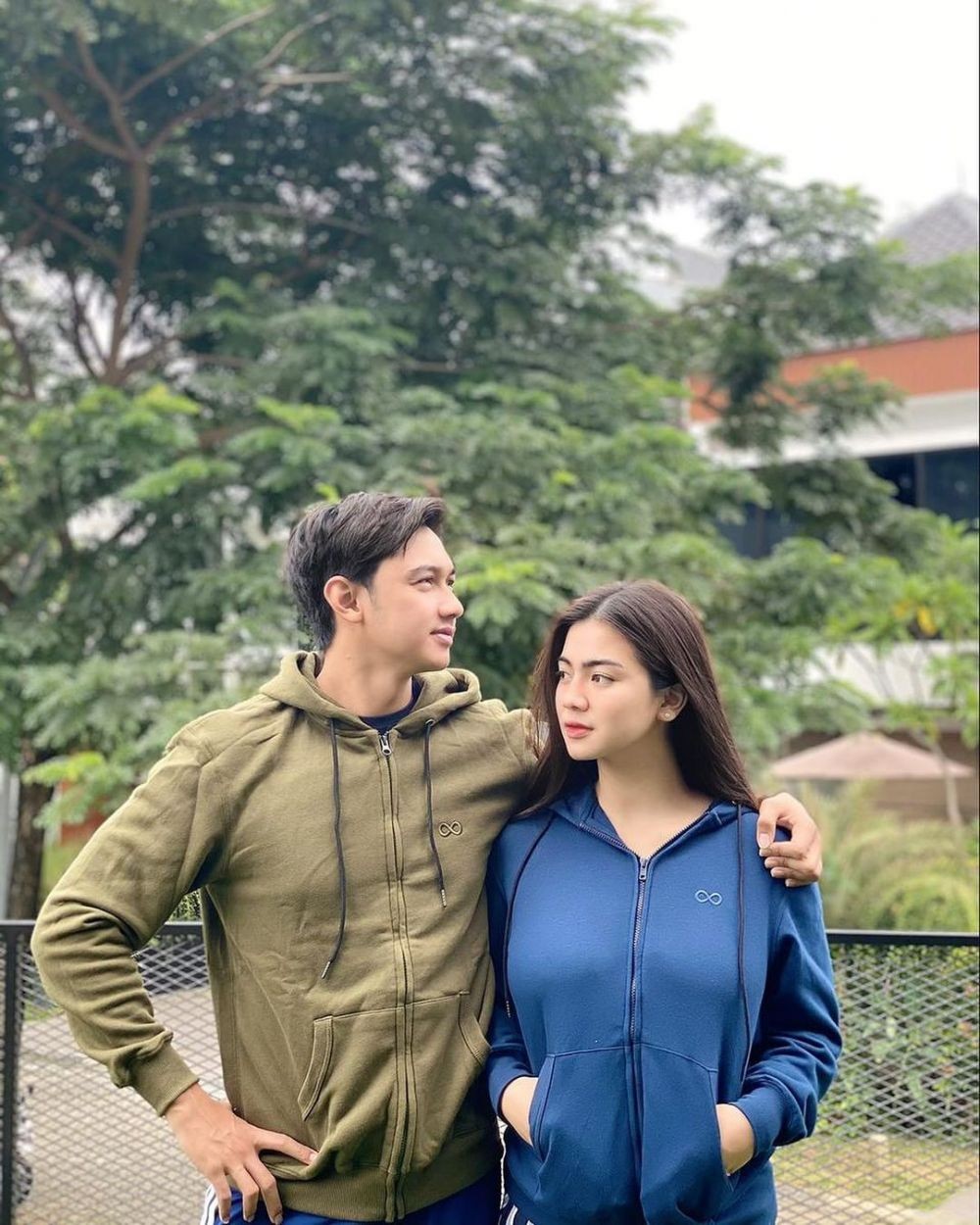 10 Momen Hito Caesar Kaget Dapat Kejutan Spesial dari Istri Tercinta