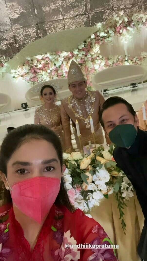 Dominasi Warna Rose Gold, 9 Dekor Megah Resepsi Ifan Seventeen-Citra