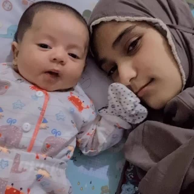 Ditalak Rizki DA, 10 Potret Nadya Mustika Telaten Asuh Baby Syaki