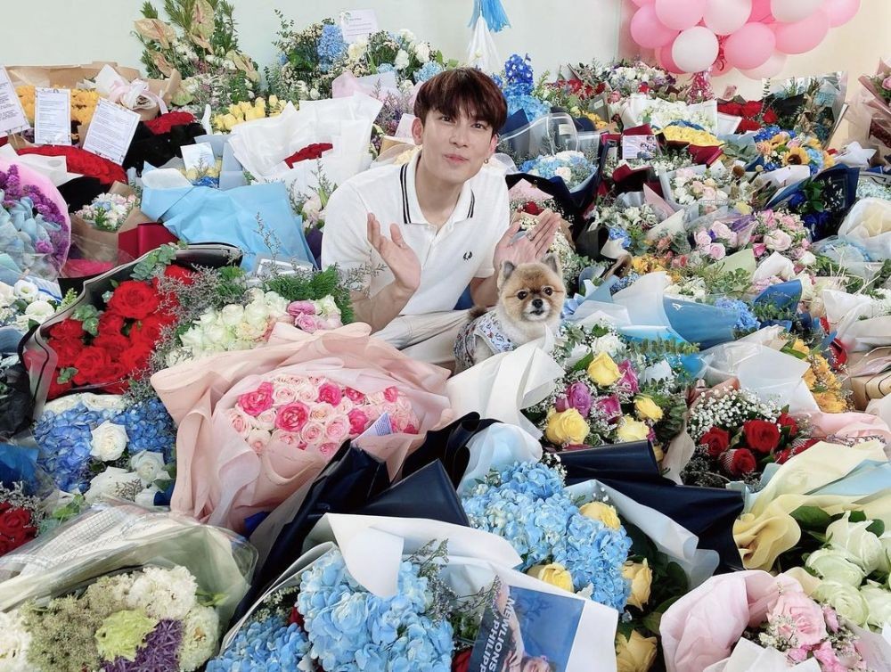 9 Potret Mew Suppasit dan Ma Luv, Bikin Iri Sekaligus Gemas