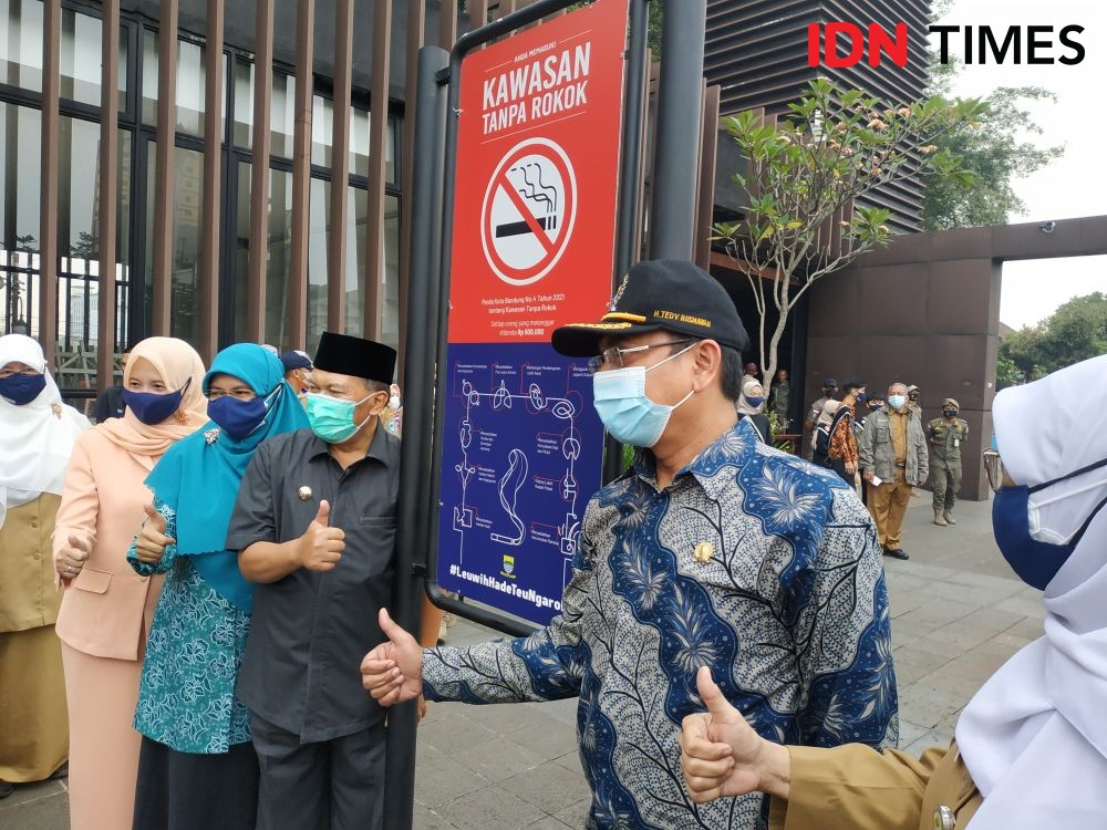 Pasar hingga Angkot, 7 Kawasan Ini Terlarang Merokok di Bandung 