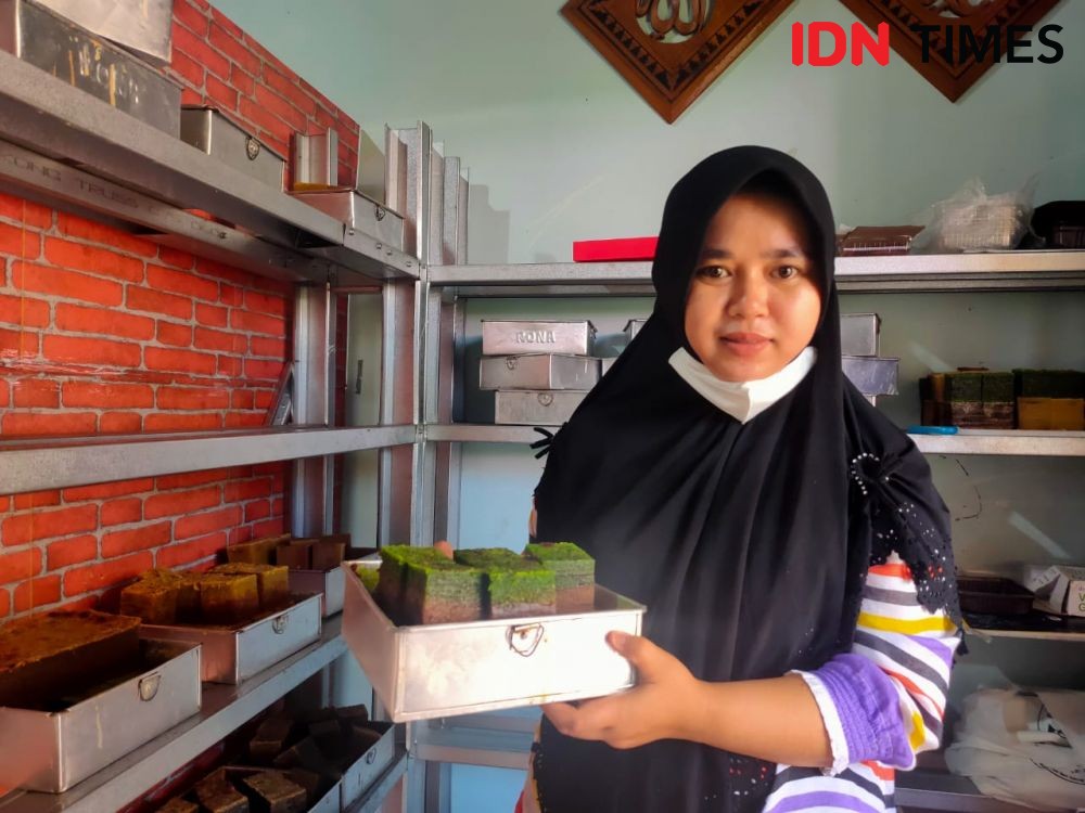 Intip Pembuatan Lapis Legit Lampung, Berat Satu Loyang 4 Kg! 