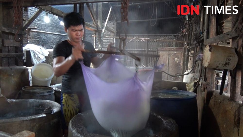 Produsen Tahu Tempe di Makassar Keluhkan Tingginya Harga Kedelai Impor