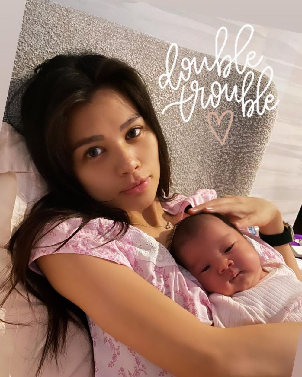 Tetap Hits, 10 Potret Adinda Bakrie Momong Anak Ini Cetar Banget