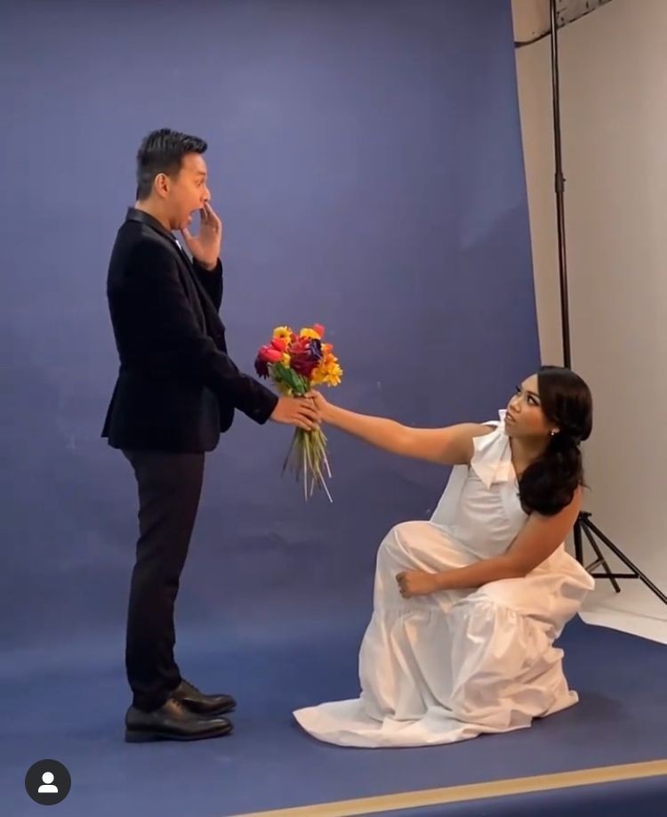 10 Konsep Prewed Anti Mainstream Mumuk Gomez dan Eno yang Kocak